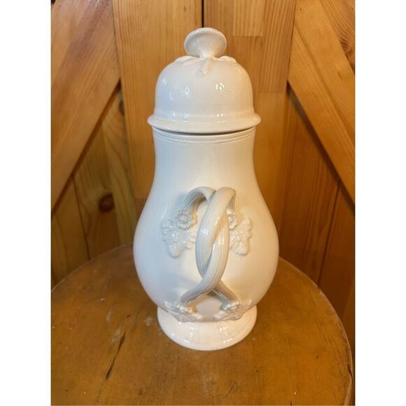 Vintage Leedsware Creamware Coffee Pot with Domed Lid Hand Formed Pattern (8872) - Picture 4 of 9